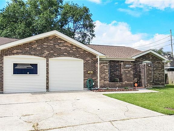 2nd image of 1804 Green Oaks Dr