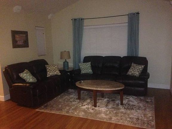4th image of 824 Vassar Dr NE