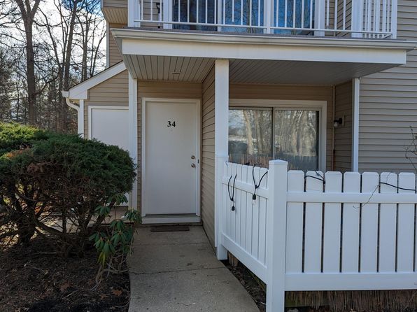 34 Deerberry Ln