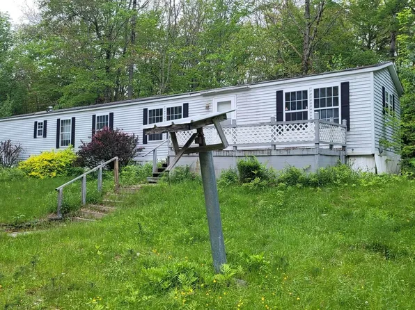 37 Birch Avenue, Paris, ME 04281