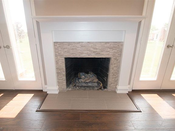 5th image of 30586 Lynn Ct
