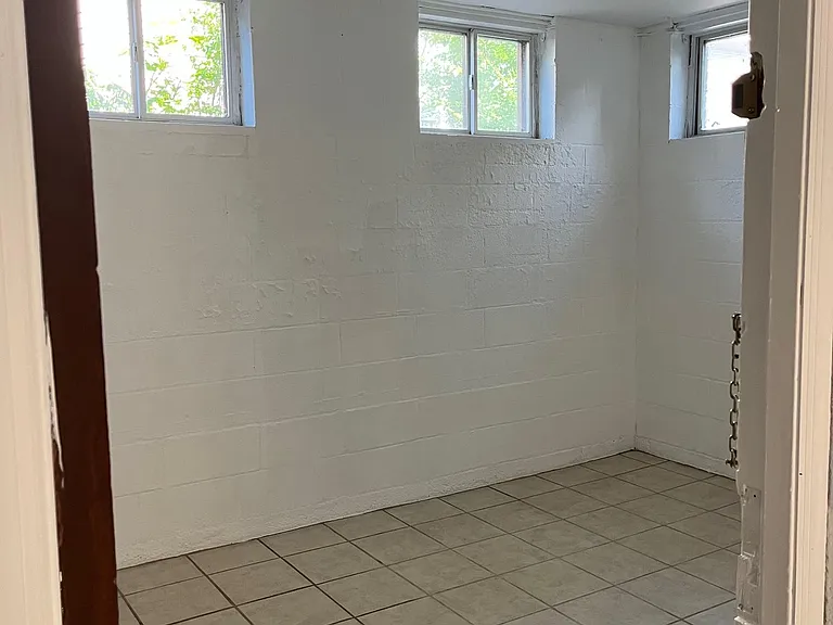 131 Franklin St #1 — Photo 9