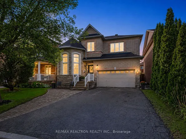 222 Birkshire Dr, Aurora, ON L4G 7S1