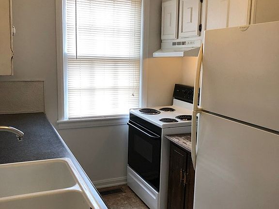 4th image of 1018 Lindsay St