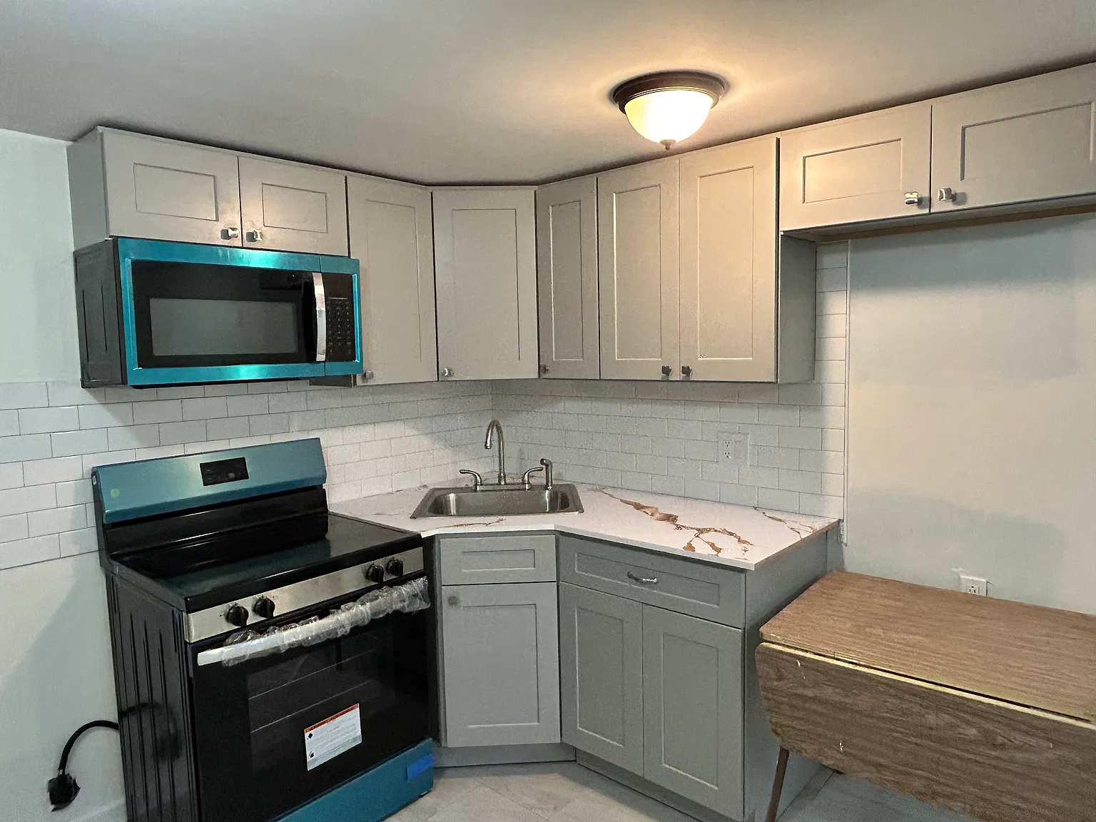 2 bed, 1400 sqft, $2,250 — Photo 2