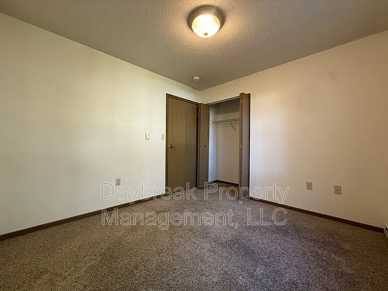317 16th St S #5 — Photo 23