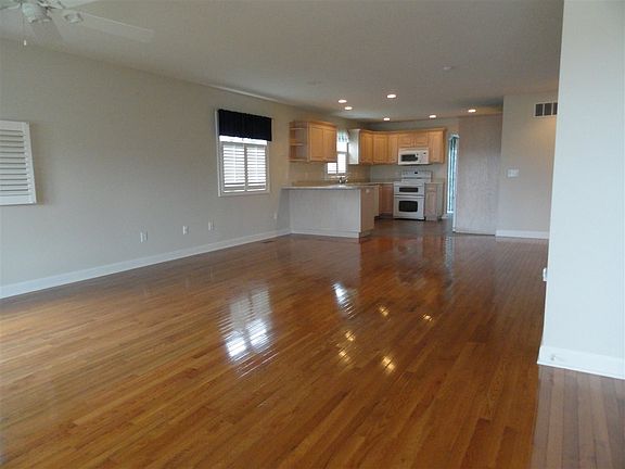 5th image of 401 McIntosh Ave