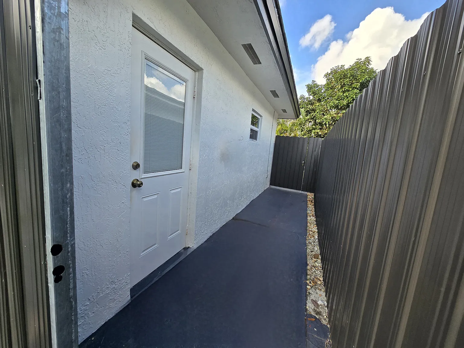 18132 SW 113th Ave — Photo 2