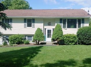 3 Briarwood Ln, Walden, NY 12586