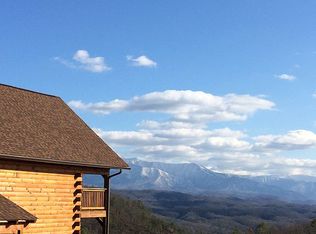 2022 Starr Crest Dr, Pigeon Forge, TN 37876