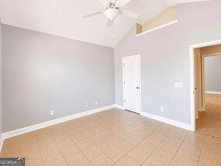 233 Austin Ryan Dr — Photo 15