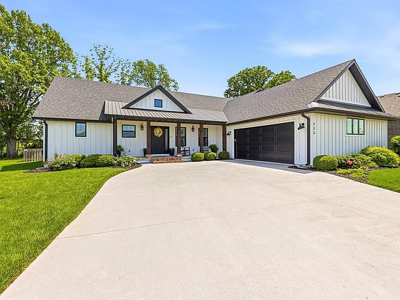 2nd image of 733 N Fox Hill Circle
