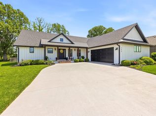733 N Fox Hill Circle, Nixa, MO 65714