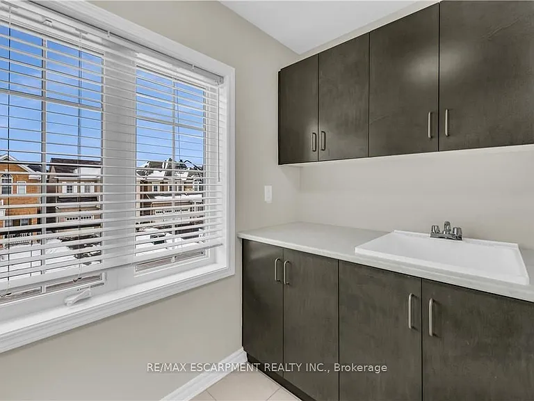 75 Forest Ridge Ave — Photo 32
