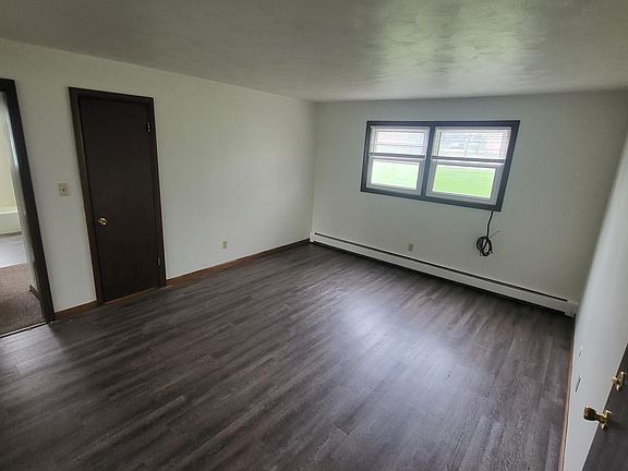 2nd image of 7 Sandy Dr #B