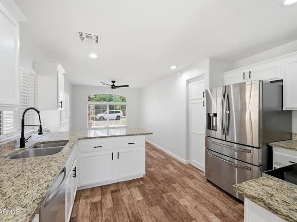 868 E LAREDO Street, Chandler, AZ 85225