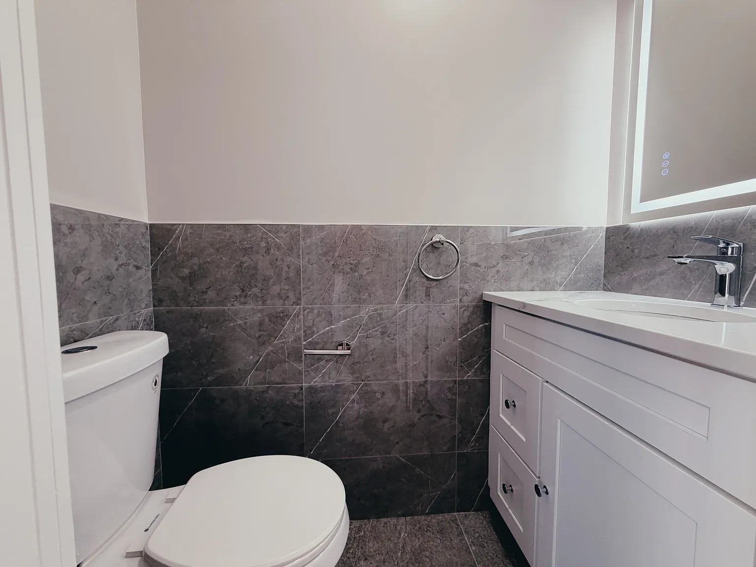 2 bed, 1.5 bath, 917 sqft, $2,700 — Photo 4