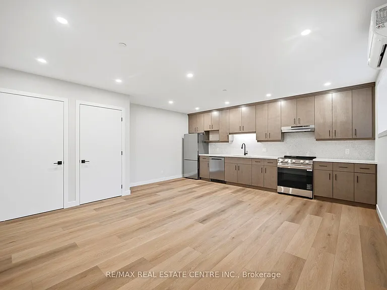 3 Zina St #2 — Photo 4