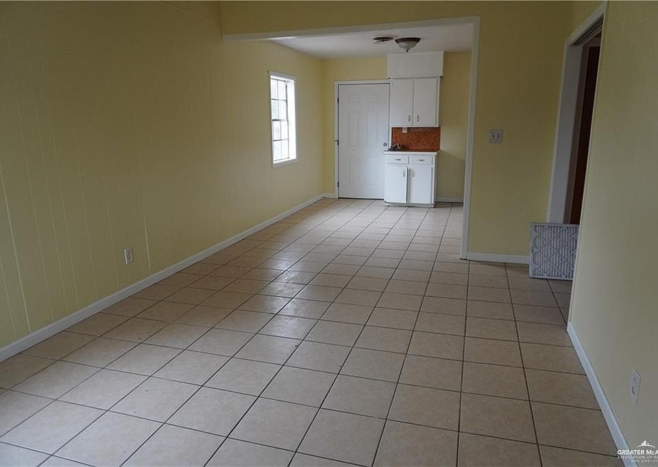 2nd image of 406 S 10th St