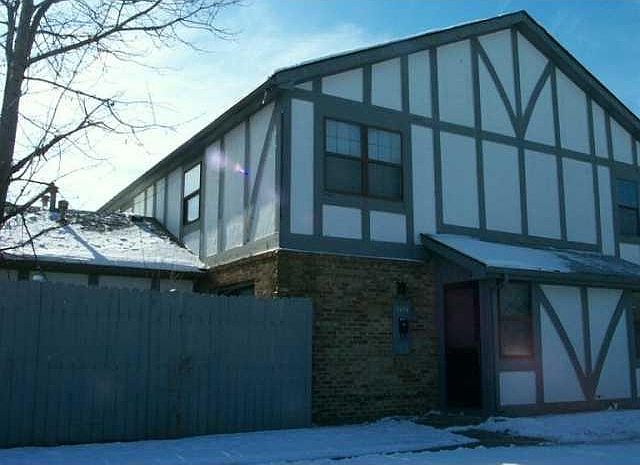1st image of 9889 Royce Dr