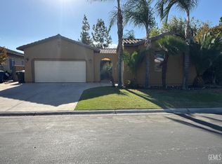 5011 Pelican Hill Dr, Bakersfield, CA