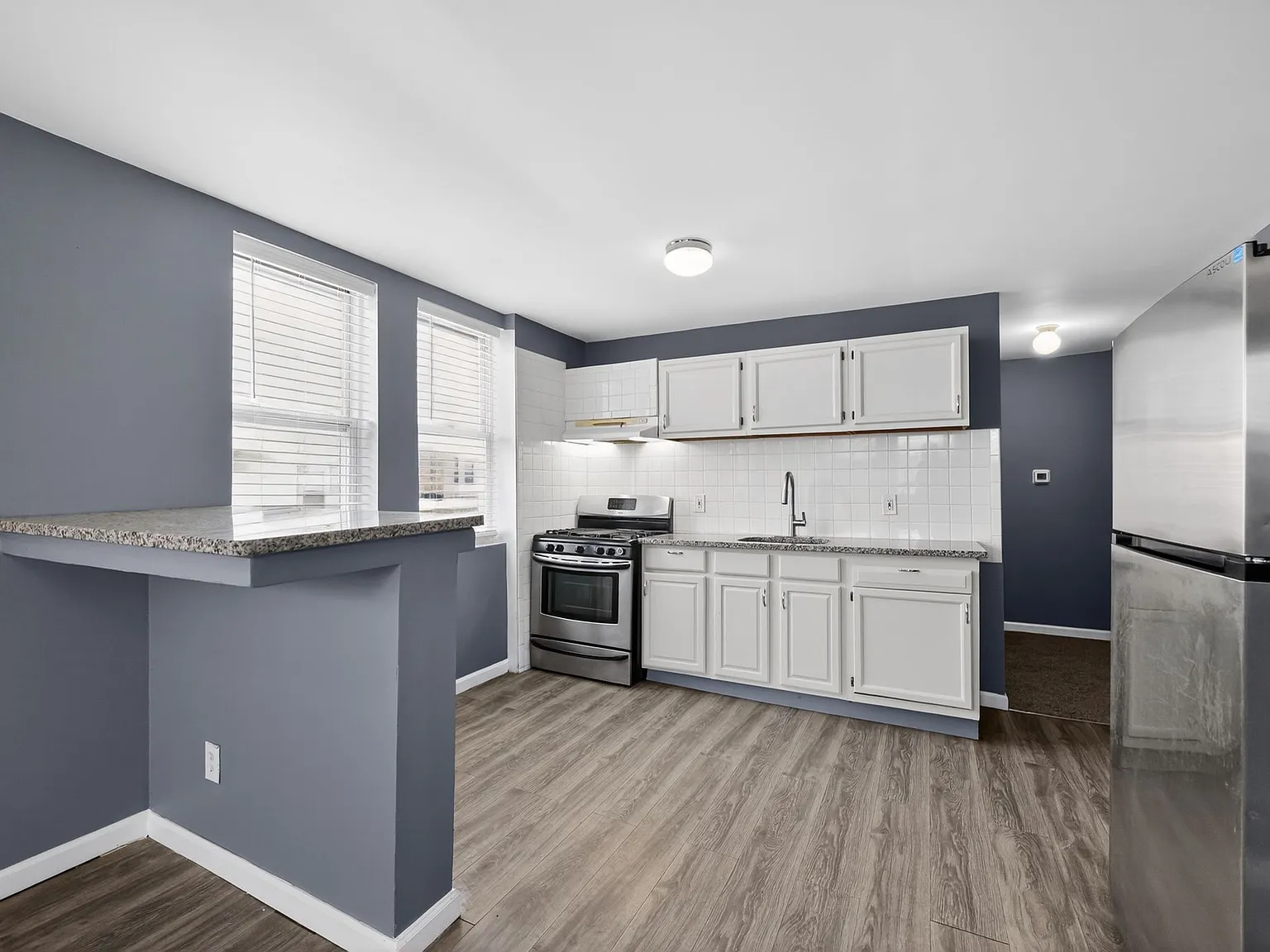 2 bed, 1000 sqft, $1,525 — Photo 4