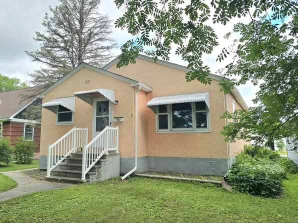 416 10th St, International Falls, MN 56649