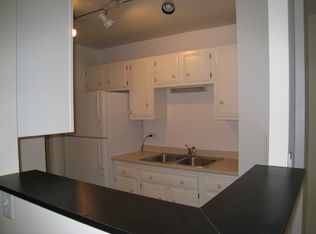 6171 N Sheridan Rd APT 304, Chicago, IL 60660