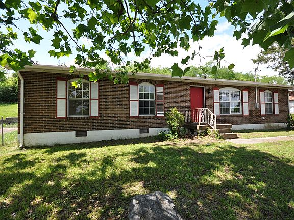 3rd image of 388 Kingview Dr