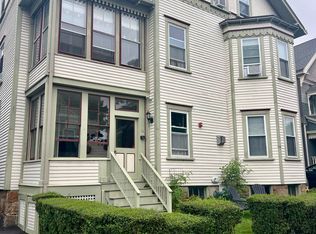 14 Everett St APT 3, Newport, RI 02840