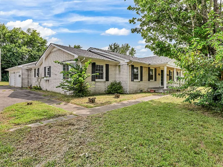 359 Meadow Ln — Photo 12