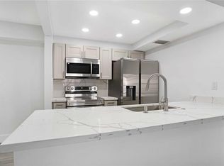 9466 Boca Cove Cir APT 303, Boca Raton, FL 33428