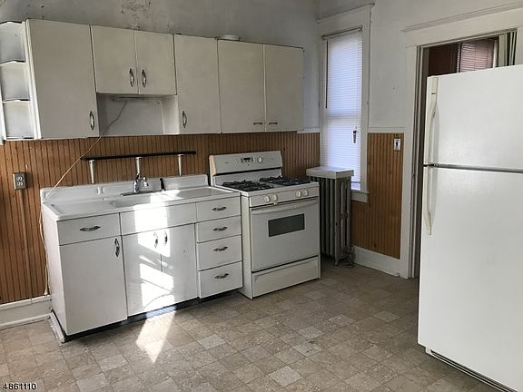 5th image of 530 S Main St