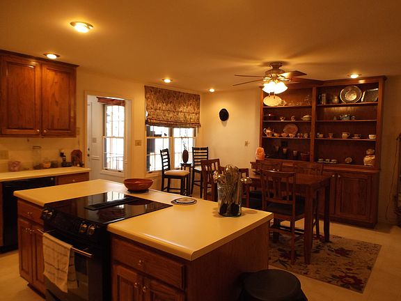 4th image of 26 River Oaks Trace
