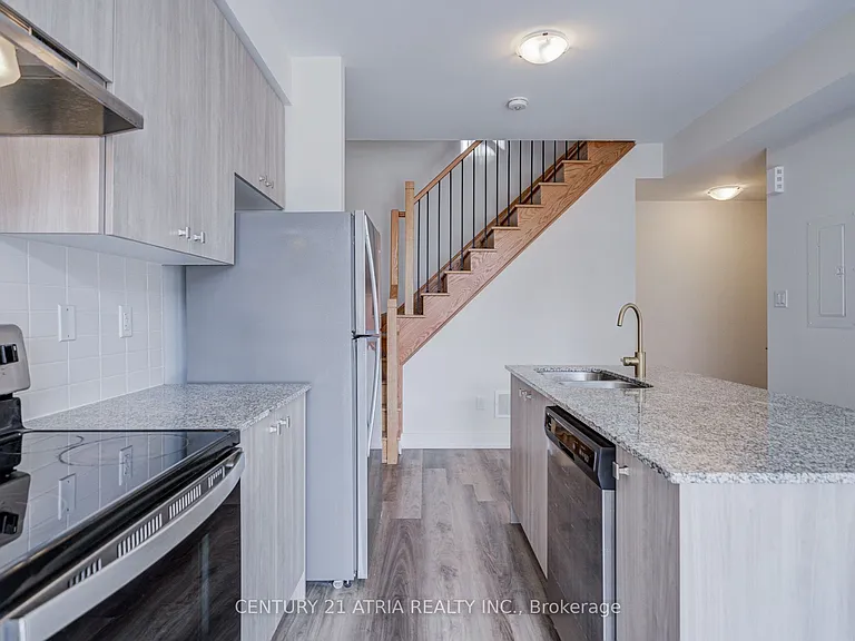 1 Bond Cres #1 — Photo 13