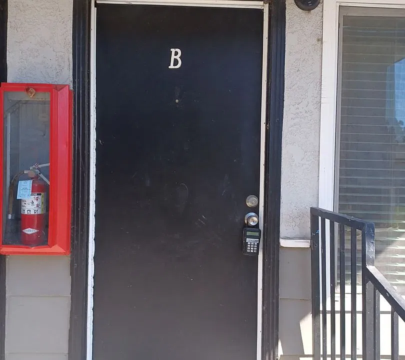181-191-205-207- E Pacific Ave