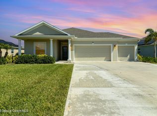 8331 Laguna Cir, Micco, FL 32976