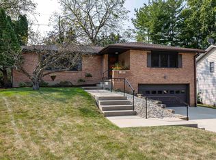 1385 Oeth Ct, Dubuque, IA 52003