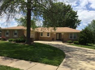 9219 Roger Lee Ln, Saint Louis, MO