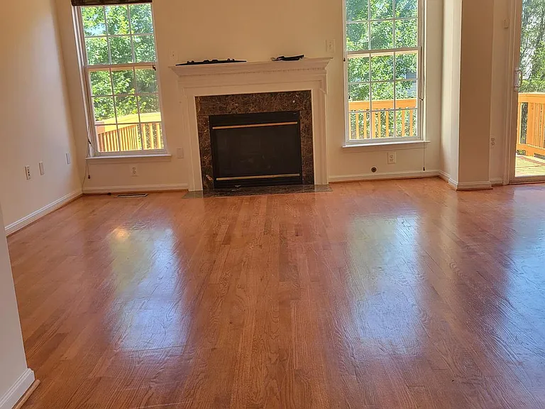 43799 Maison Blanc Sq — Photo 3