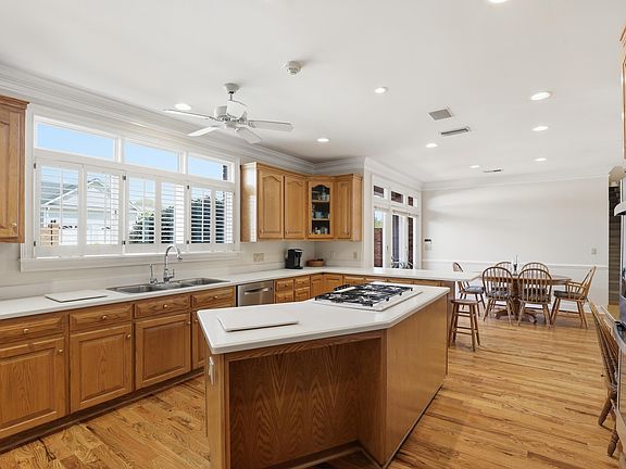 5th image of 123 Windstone Dr