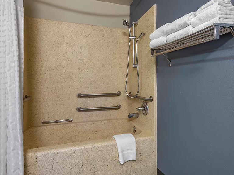 Studio Suite - 1 Queen Bed
