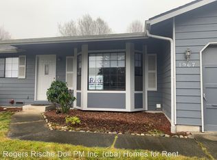 1967 Fiver Pl, Oak Harbor, WA 98277
