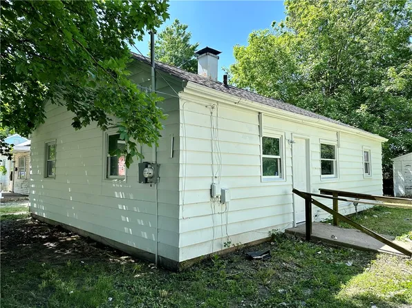 421 Woodlawn Ave, Mattoon, IL 61938