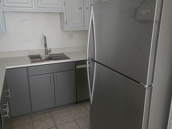 2nd image of 950 S Valencia Unit 13