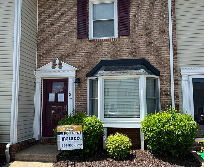 104 Dominion Ct — Photo 1