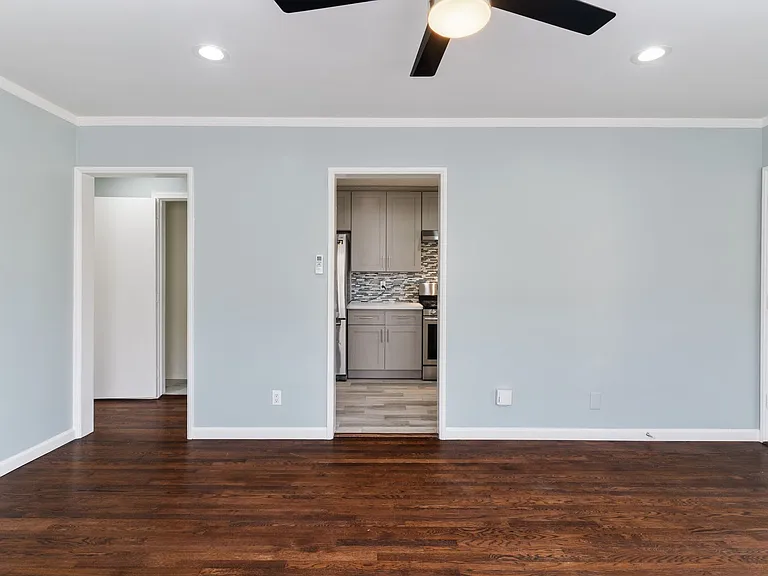 2104 E Florida St — Photo 7