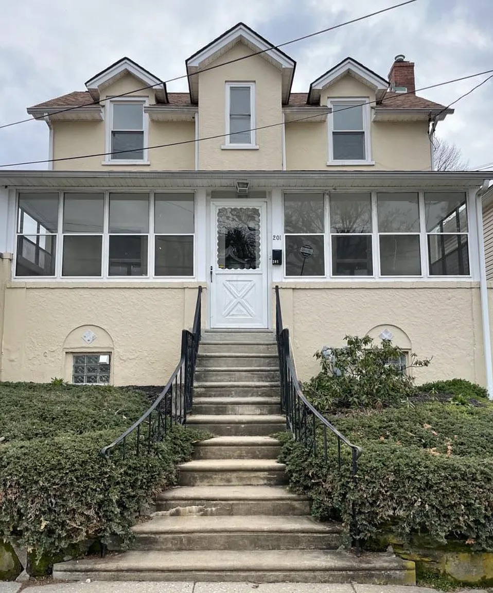 3 bed, 2000 sqft, $3,500 — Photo 1