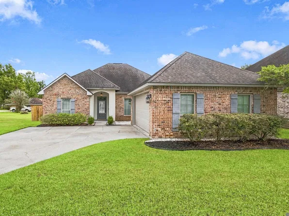 11438 Oak Run Dr, Geismar, LA 70734
