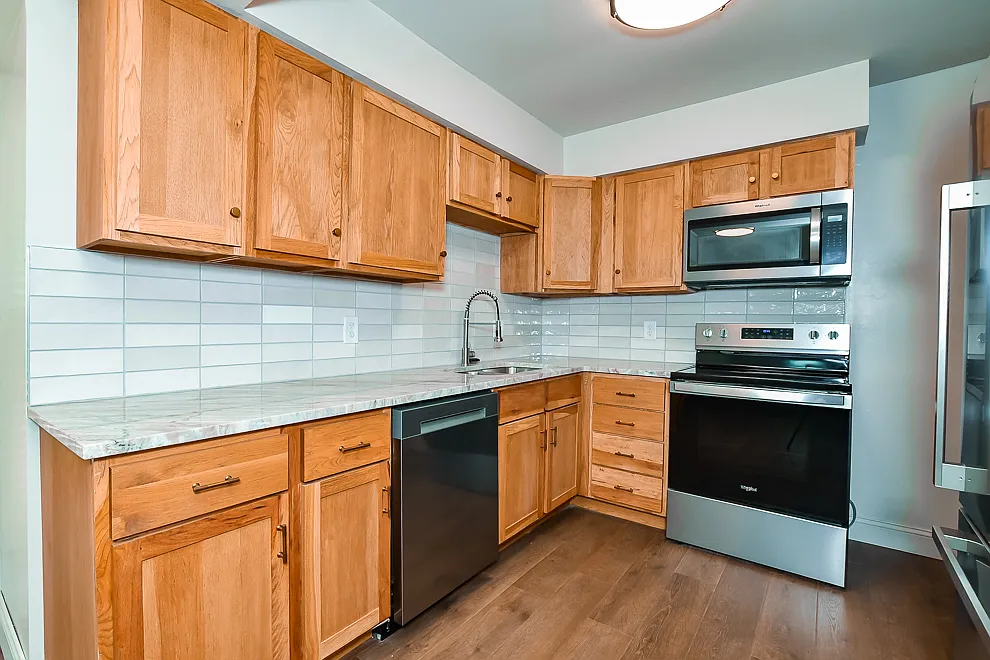 2 bed, 1.5 bath, 1200 sqft, $1,500 — Photo 2